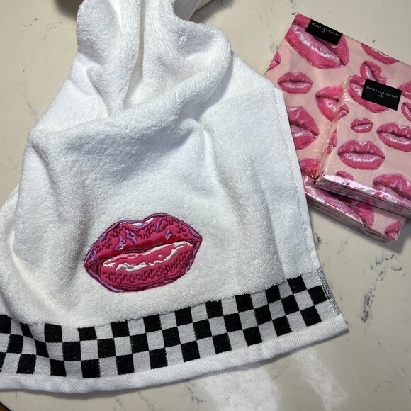 NEW!  MacKenzie-Childs Kiss Me Dinner and Cocktail Napkins - Picture 3 of 4